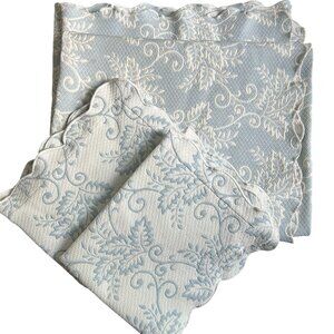 MARTHA STEWART Vintage Matelasse Coverlet and Pillow Shams. Full/Double